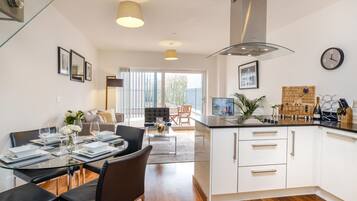 Premium Duplex, 2 Bedrooms | Private kitchen | Fridge, microwave, oven, stovetop