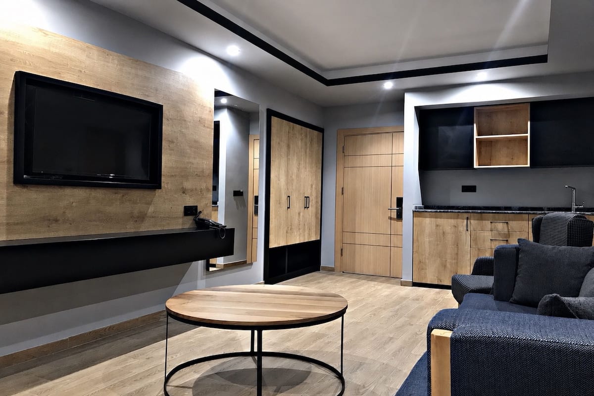 Suite | Free minibar, desk, laptop workspace, soundproofing