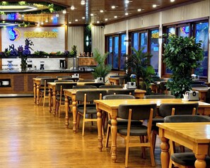 Lunch and dinner served  - Sezgin Hotel (Çaykara)