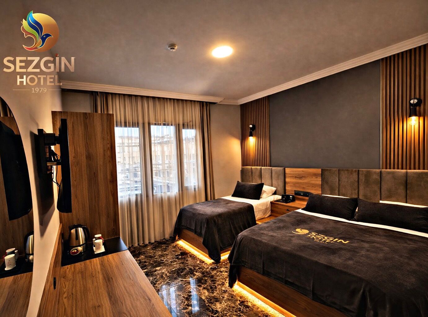 Standard Triple Room, Lake View | Free minibar, desk, laptop workspace, soundproofing