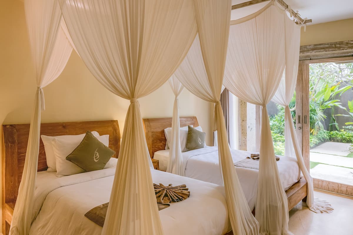 Deluxe Premier Twin Room | 1 bedroom, premium bedding, minibar, in-room safe