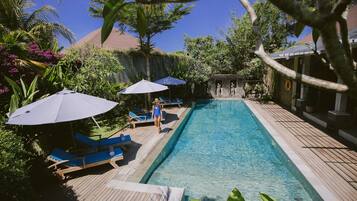 Kolam renang outdoor