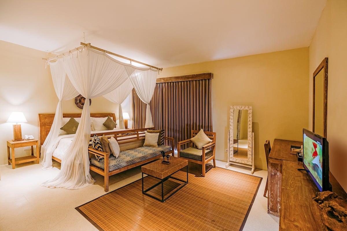 Studio Suite Double Room | 1 bedroom, premium bedding, minibar, in-room safe