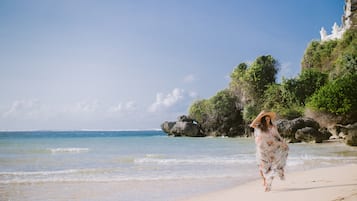 Beach nearby, white sand, free beach shuttle