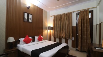 Caja de seguridad en la habitación y escritorio 