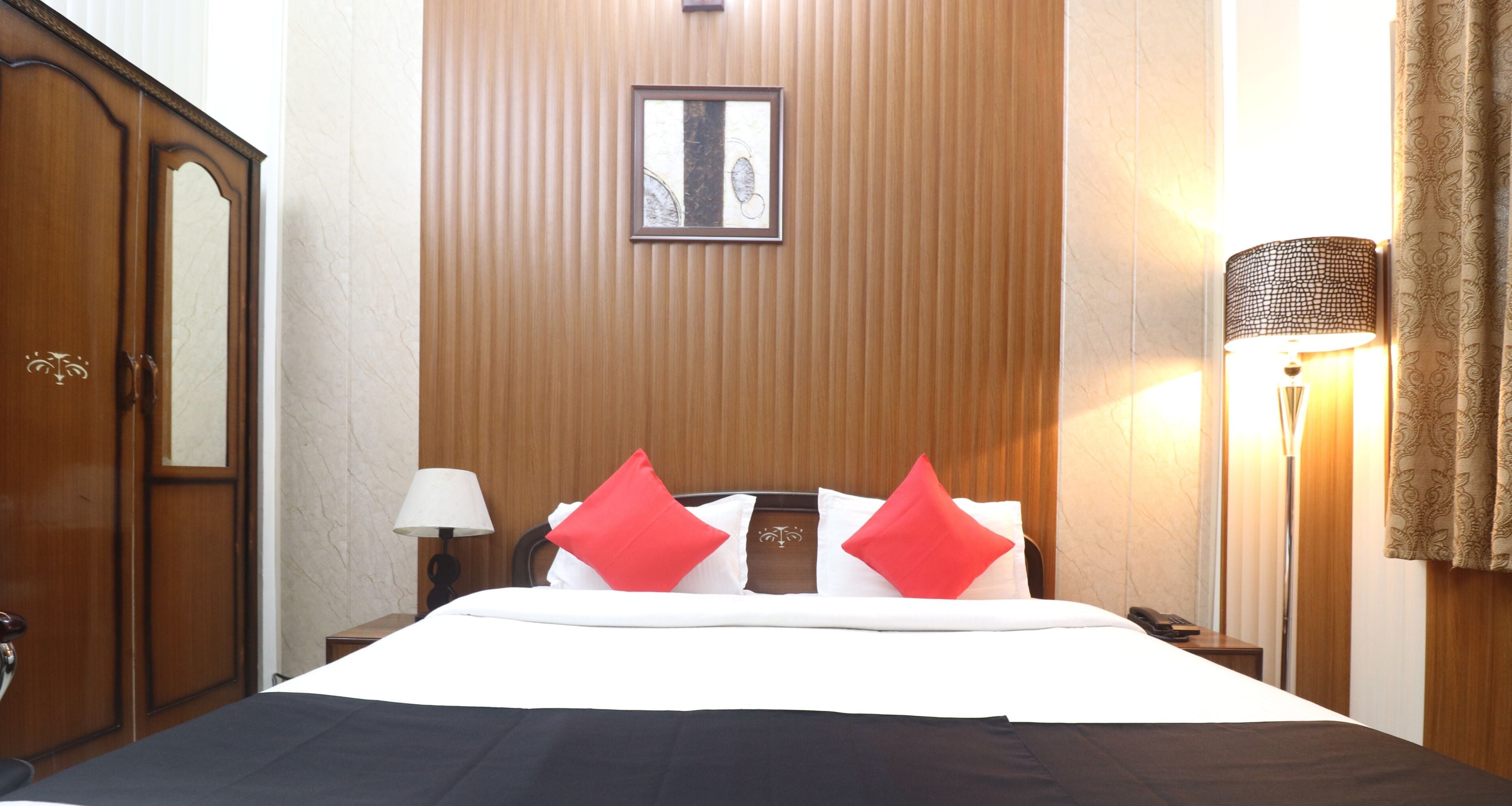 Deluxe Double Room, 1 Double Bed, Balcony | In-room safe, desk, rollaway beds, free WiFi
