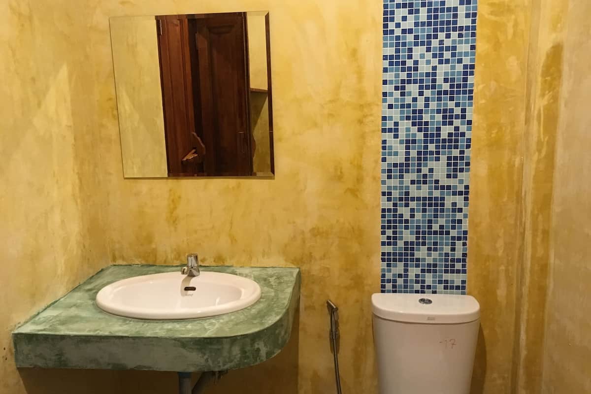 basic double room, 1 bedroom | bathroom | shower, free toiletries, towels