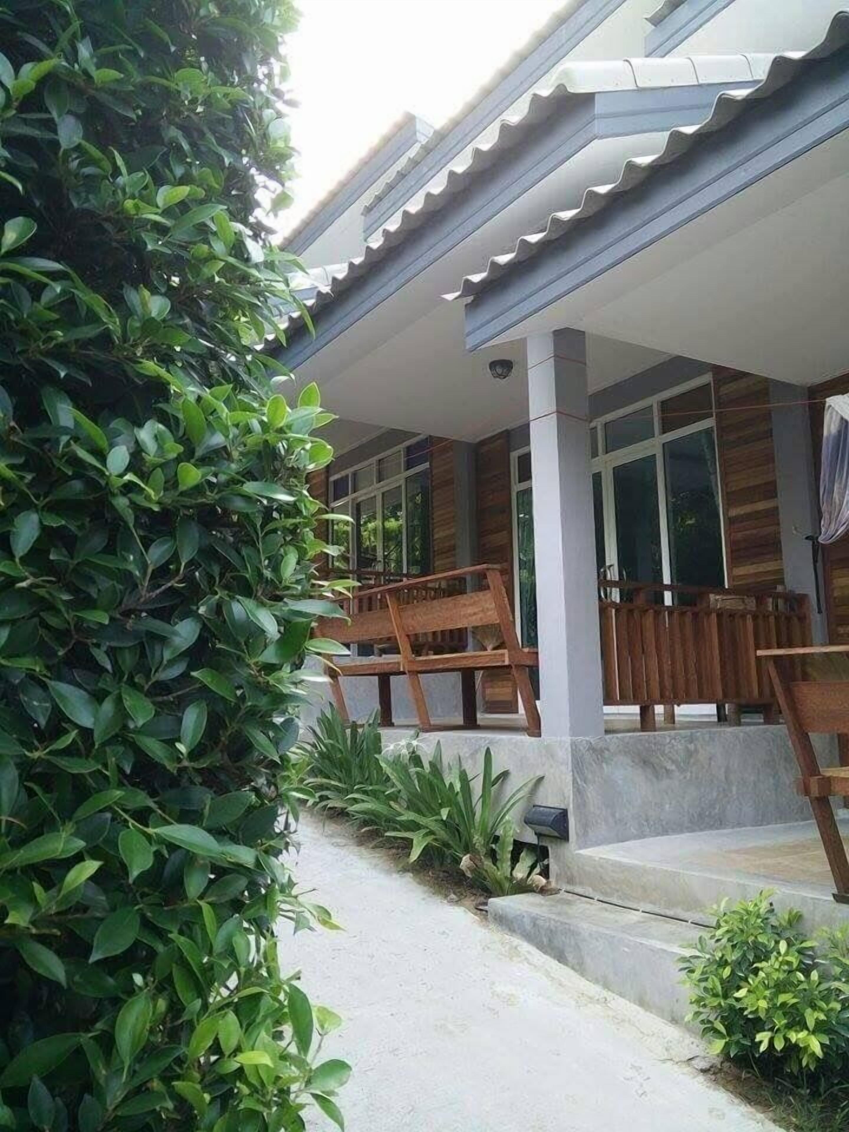 basic double room, 1 bedroom | terrace/patio