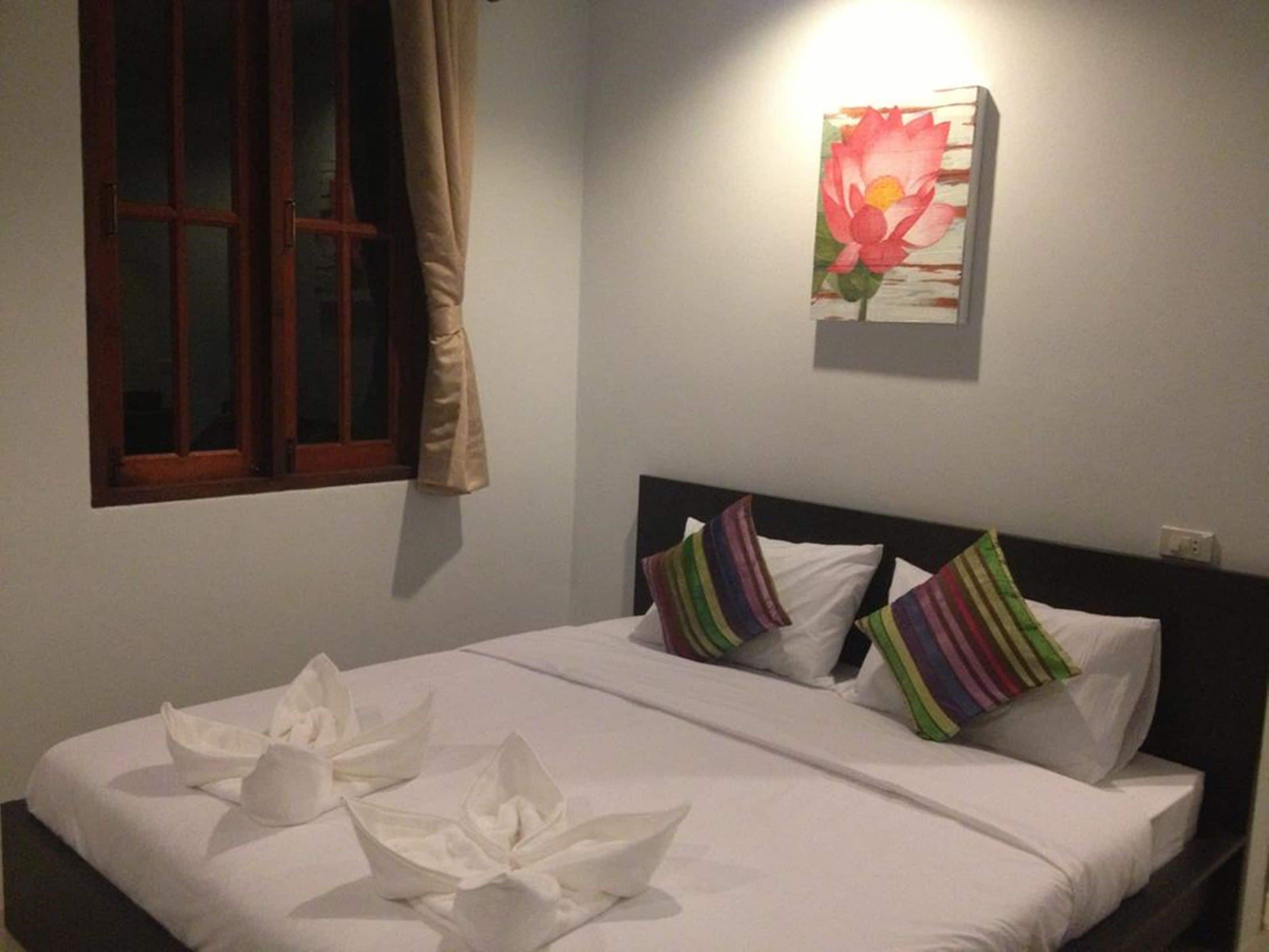 basic bungalow, 1 bedroom | desk, laptop workspace, free wifi