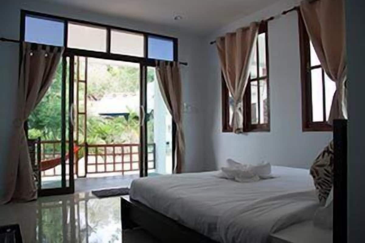 basic bungalow, 1 bedroom | desk, laptop workspace, free wifi