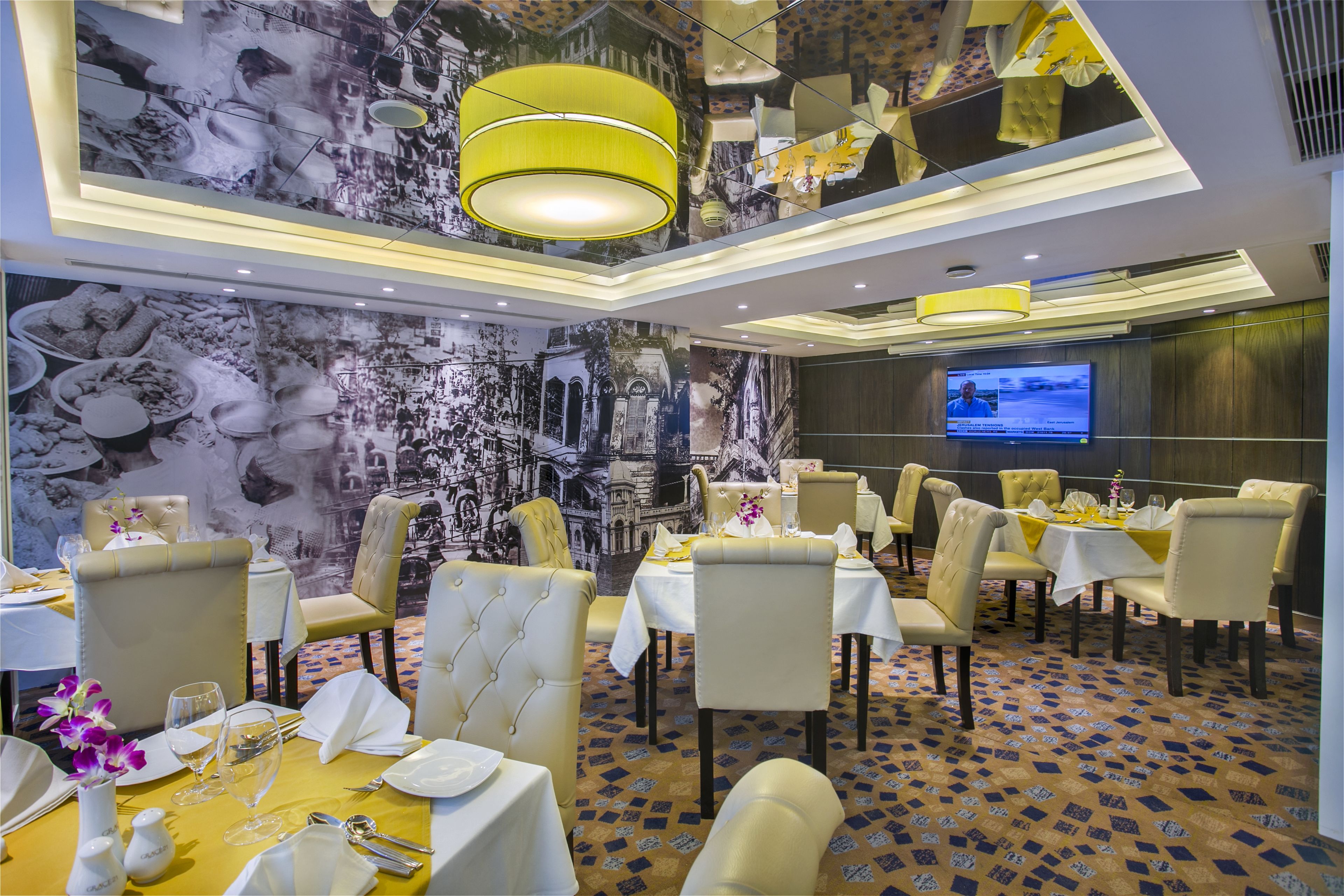 breakfast, lunch, dinner served; international cuisine