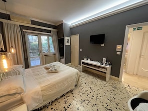 Ameublement personnalisé, fer et planche à repasser, Wi-Fi gratuit