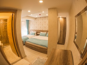 1 bedroom, premium bedding, free minibar items, in-room safe