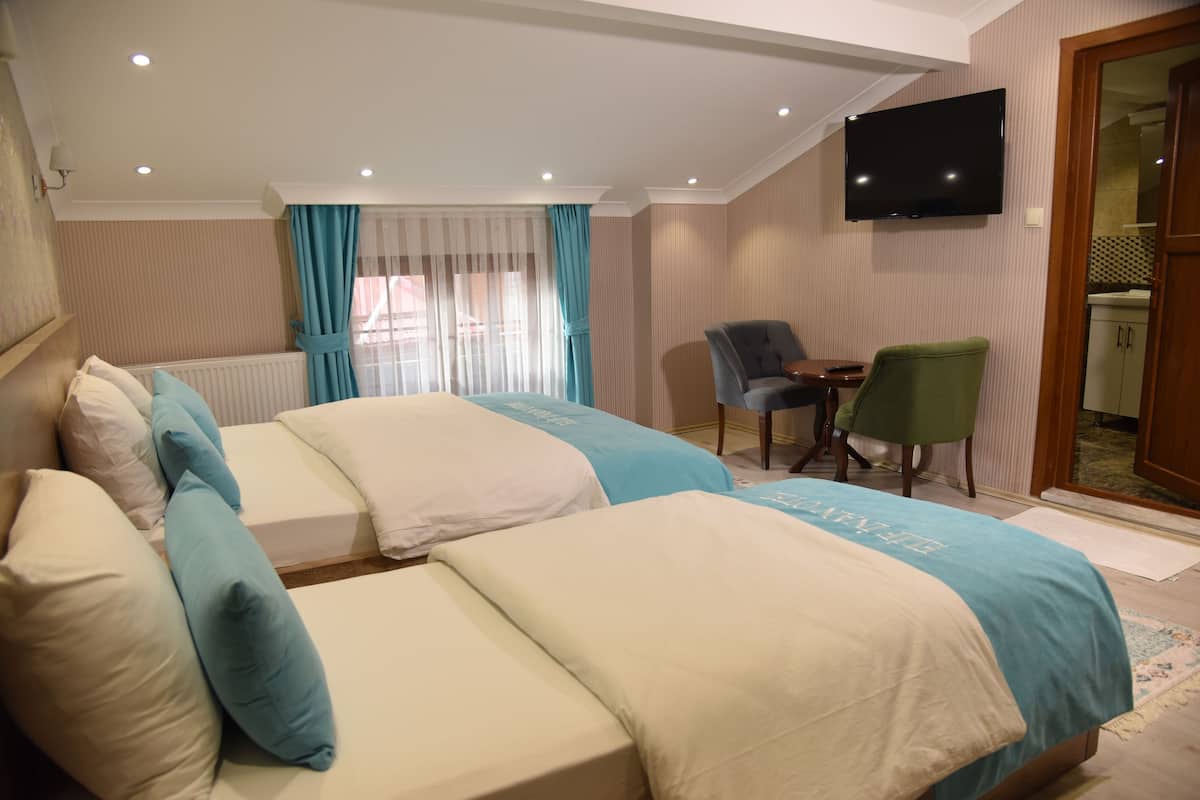 Comfort Triple Room (Loft) | Premium bedding, minibar (some free items), in-room safe, desk