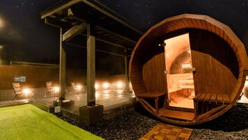 Sauna, steam room, hot springs