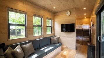 Basic Cabin, 5 Bedrooms, Annex Building | 1 bedroom, down comforters, in-room safe, blackout drapes