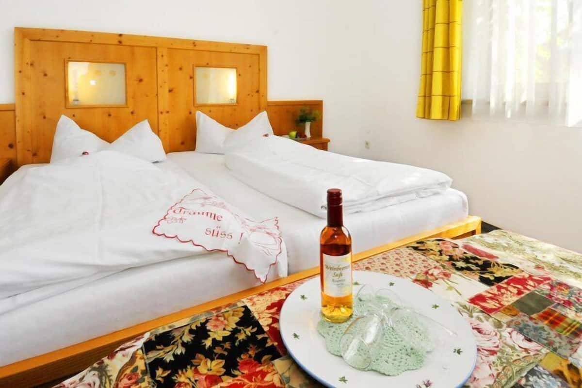 double room | desk, free wifi