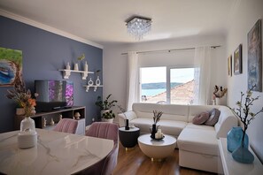 Apartment, Terrace, Balcony, Sea View | Living area