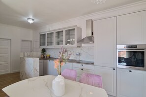 Apartment, Terrace, Balcony, Sea View | Private kitchen