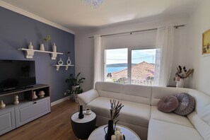 Apartment, Terrace, Balcony, Sea View | Living area