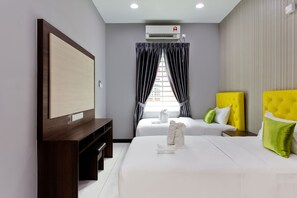 House, 3 Bedrooms (Phase 1) | 1 bedroom, in-room safe, desk, iron/ironing board - MBI Desaku Homestay (Karangan)
