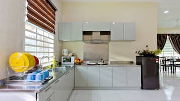 House, 3 Bedrooms (Phase 1) | Private kitchen | Full-size fridge, microwave, stovetop, coffee/tea maker