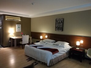Deluxe Room | Rollaway beds, free WiFi