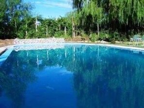 Seasonal outdoor pool, pool loungers - Taymenta Posada de Campo (San Juan)