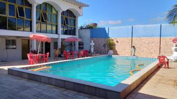 Outdoor pool, pool loungers