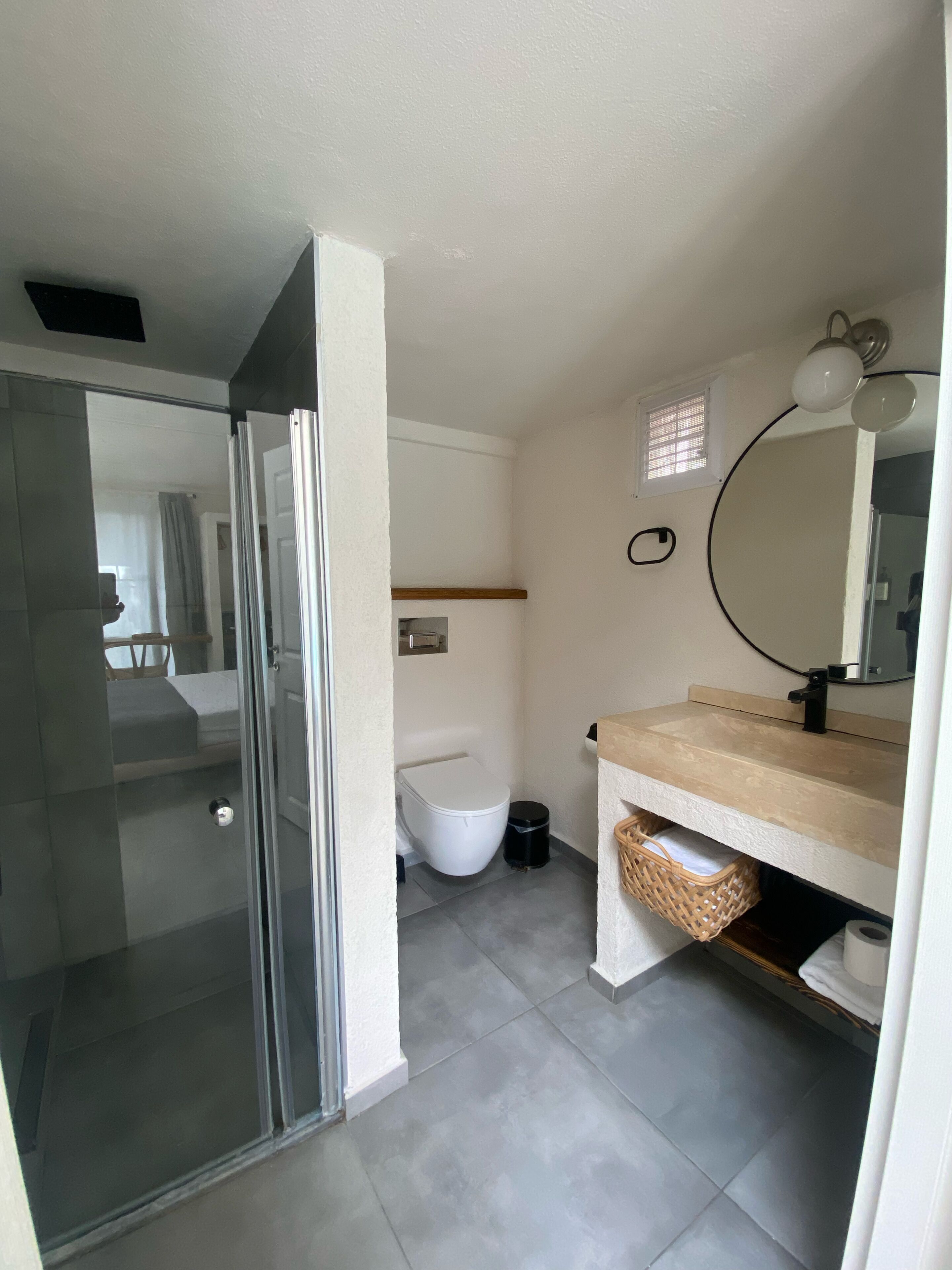 Design-Vierbettzimmer, 1 Schlafzimmer | Badezimmer