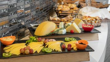 Daily continental breakfast (SAR 95 per person)