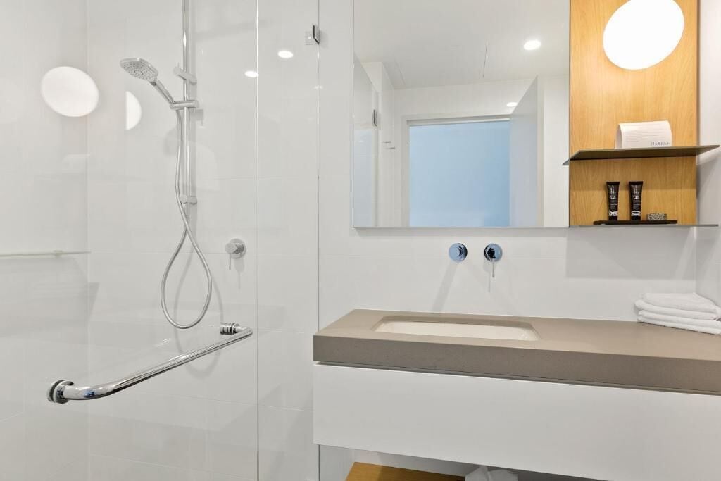 studio, 2 single beds | bathroom | shower, rainfall showerhead, eco-friendly toiletries, hair dryer