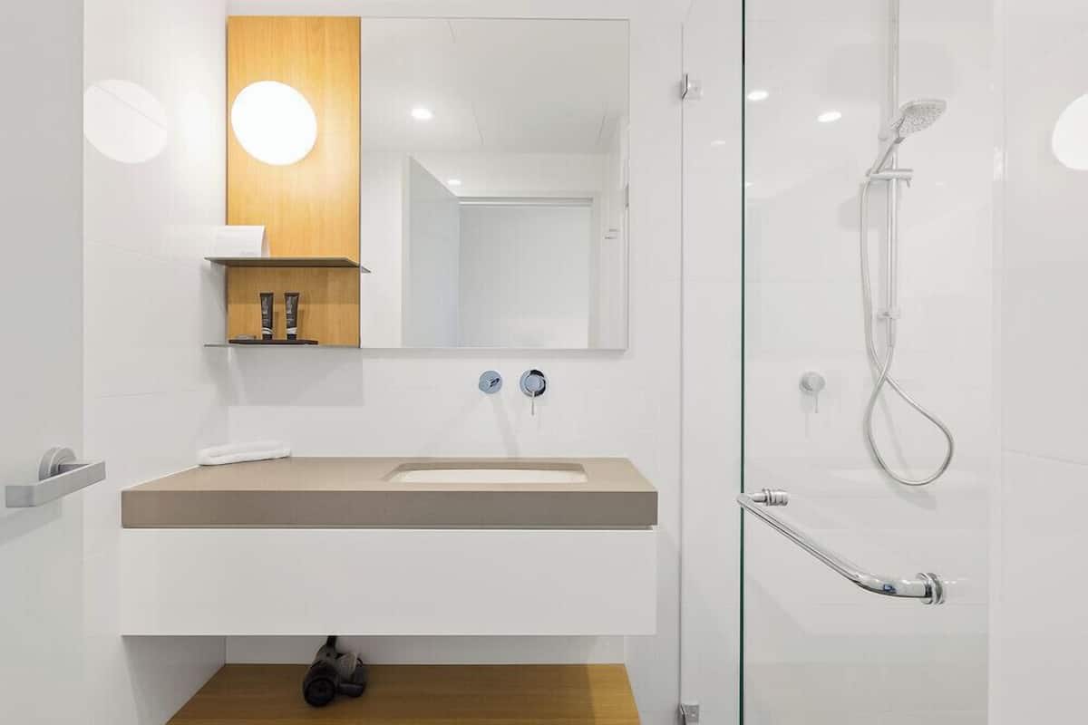 shower, rainfall showerhead, eco-friendly toiletries, hair dryer