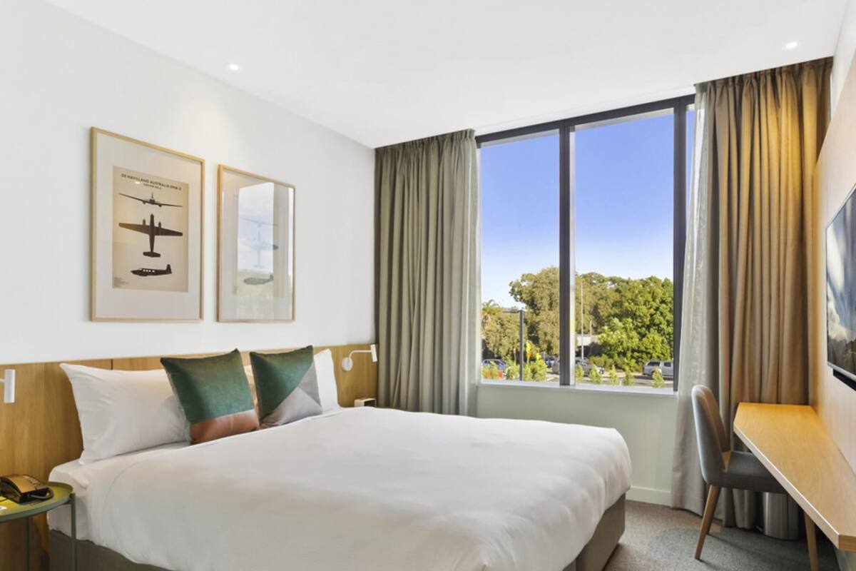 Studio, 1 King Bed | Premium bedding, in-room safe, desk, blackout curtains