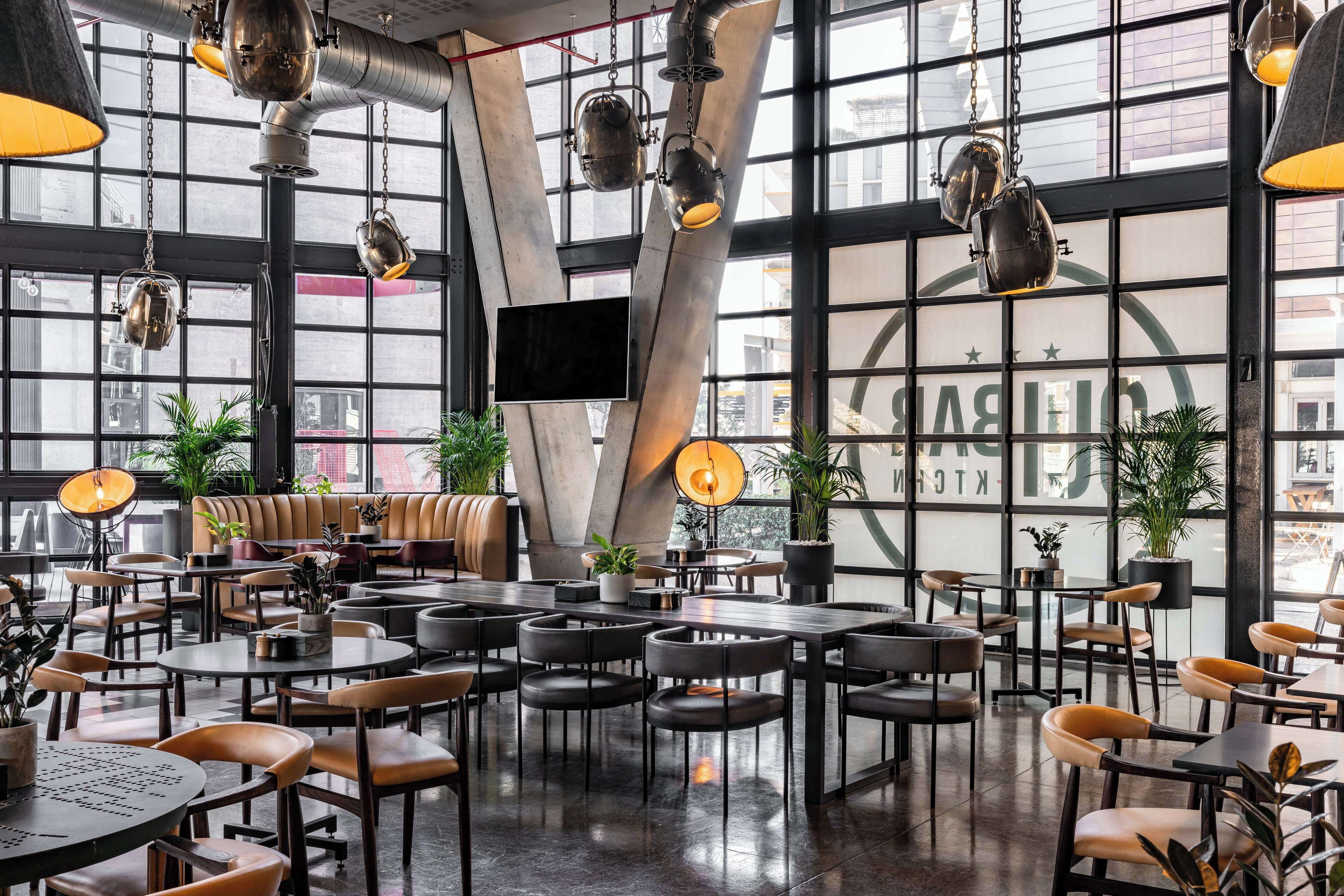 2 间餐厅，供应早餐