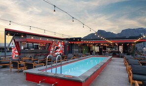2 restaurants, breakfast served - Radisson RED V&A Waterfront, Cape Town (Cape Town)