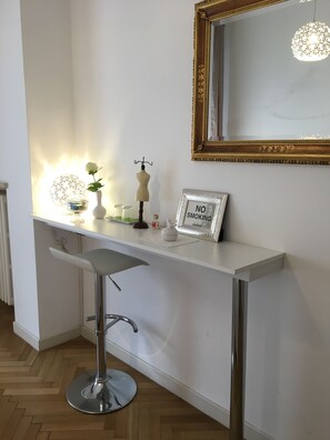 Deluxe dubbelrum - eget badrum | Skrivbord, gratis wi-fi och sängkläder
