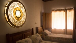 Triple Room | Minibar, WiFi (free), bed sheets