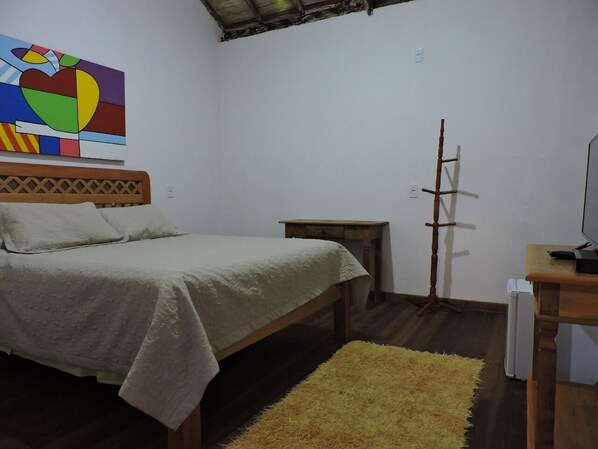 Double Room | Minibar, WiFi (free), bed sheets