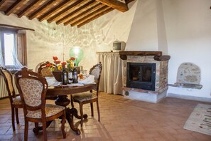 In-room dining - Borgo Carpineto (Castelnuovo Berardenga)