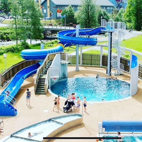 室内/室外游泳池