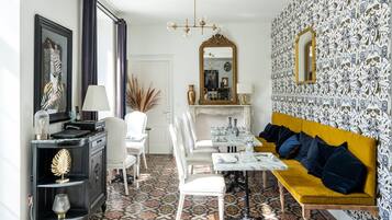 Lunch and dinner served, French cuisine