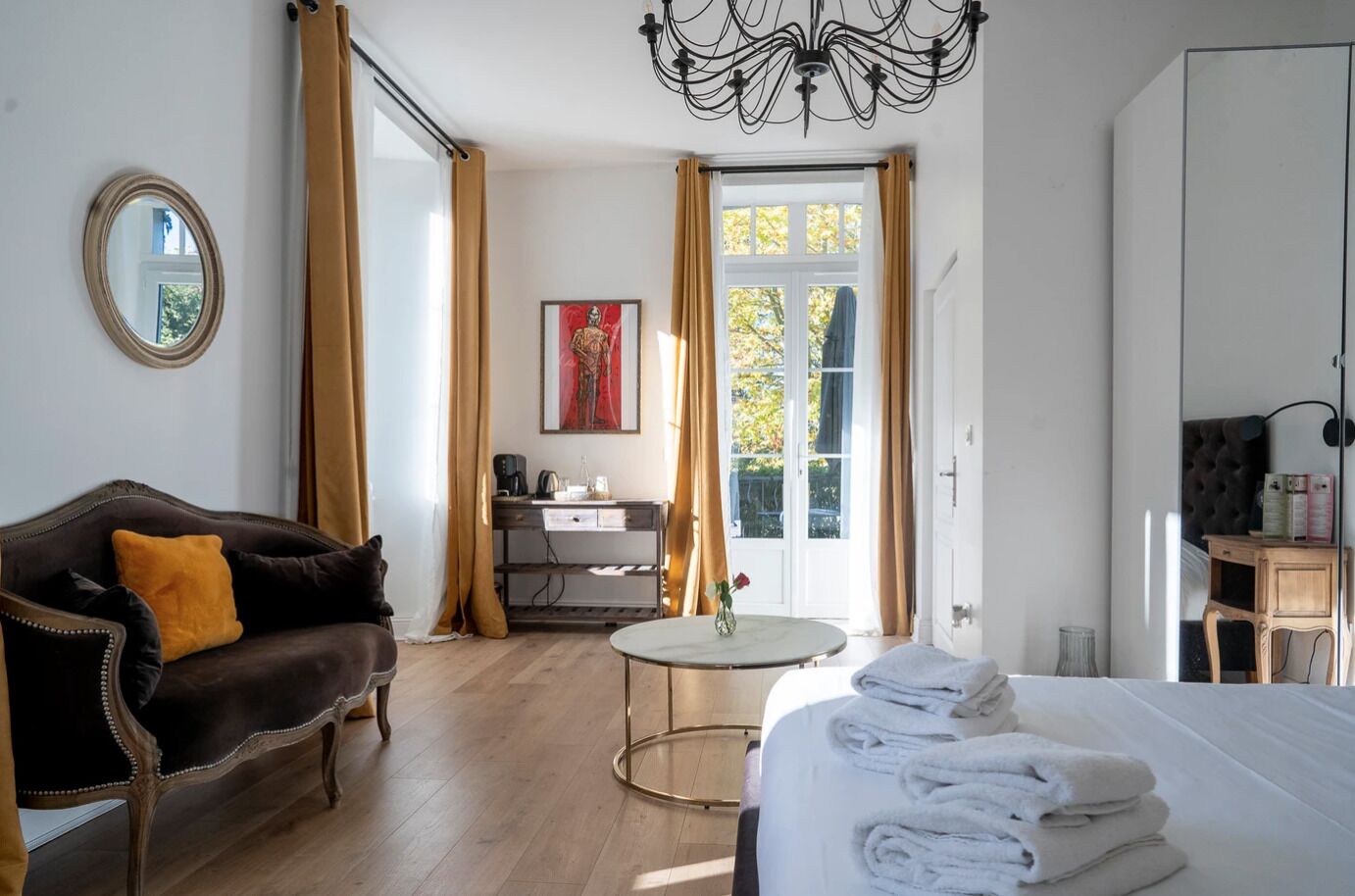 Deluxe Room | Egyptian cotton sheets, premium bedding, memory foam beds, desk