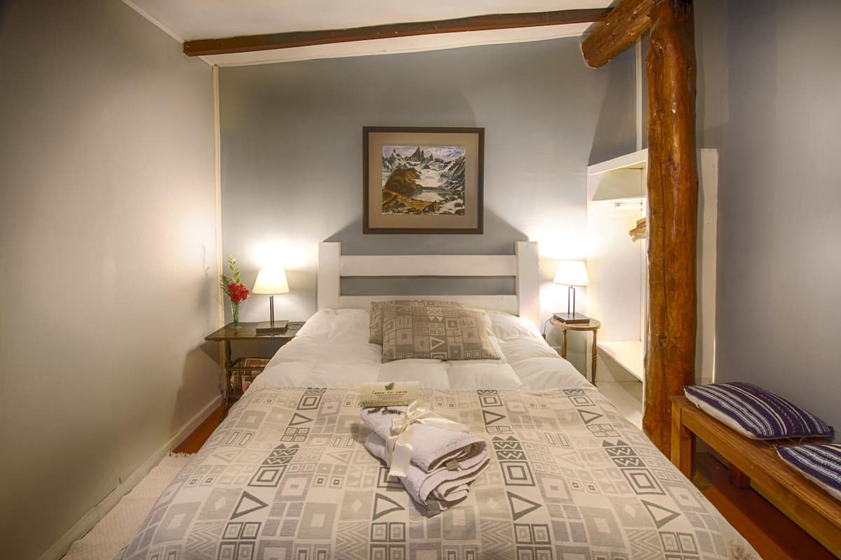 Ropa de cama de alta calidad, cubrecamas y minibar