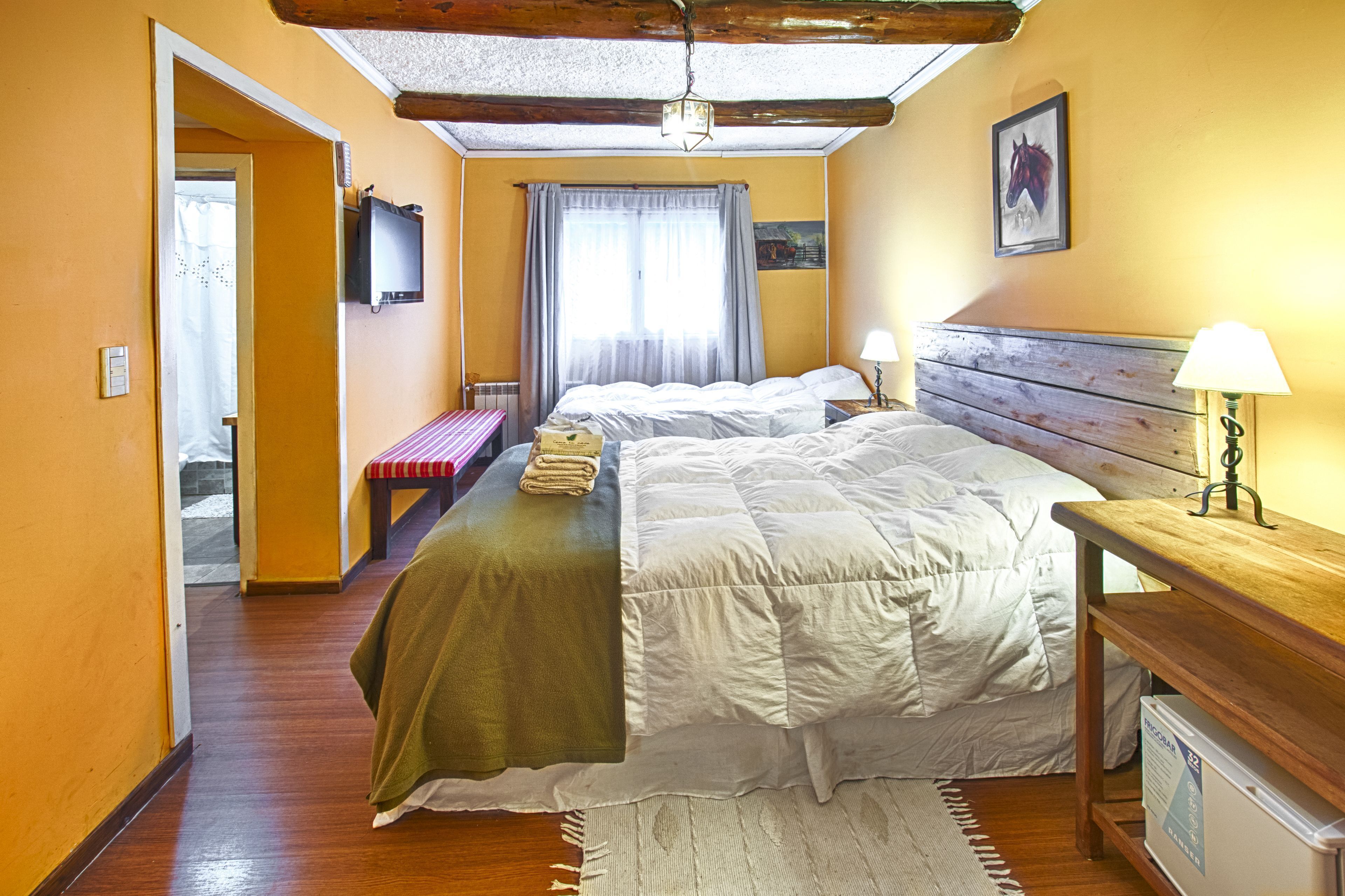 Ropa de cama de alta calidad, edredón y minibar 