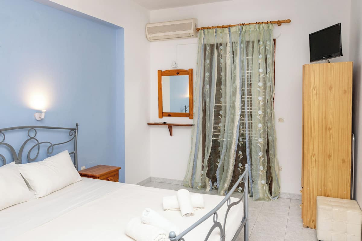 Double Room | 2 bedrooms, hypo-allergenic bedding, individually decorated