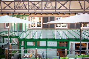 Açık havada yemek servisi