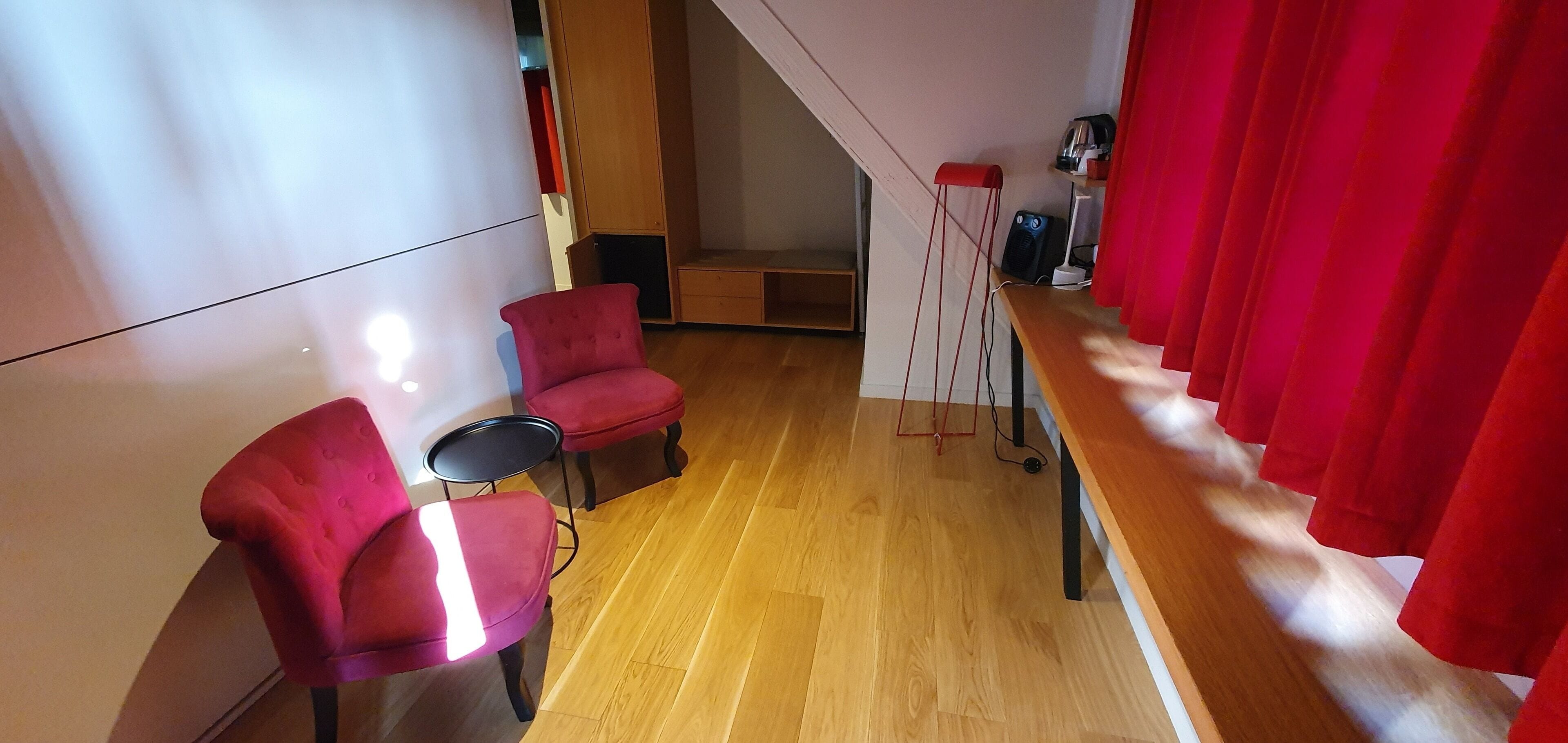 superior suite | interior detail