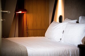 Phòng đôi Superior | Bộ đồ giường cao cấp, minibar, két bảo mật tại phòng, bàn 