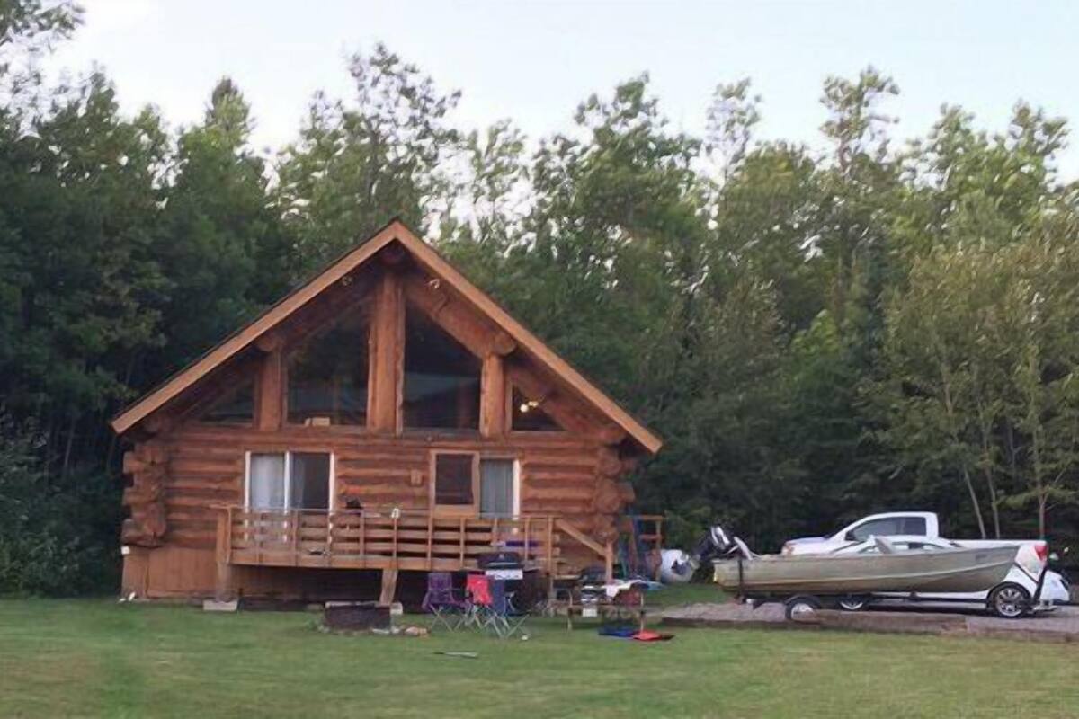 Cabane, 3 chambres, vue partielle sur le lac (No. 14) | Façade de l’hébergement